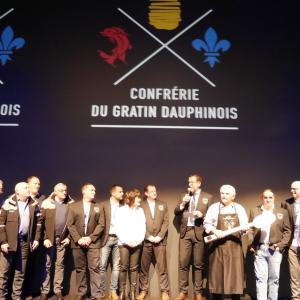 membres de la confrérie du gratin dauphinois de l'isère